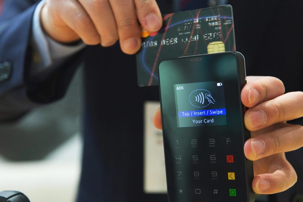Secured vs. Unsecured Credit Cards: What Beginners Should Know